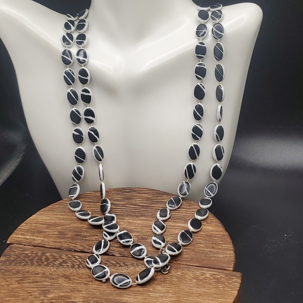 N3214 modern art zebra strand necklace